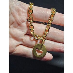 Gold tone heart charm bracelet 6.75"